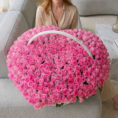 Сердце из 301 розовой розы Ревиваль